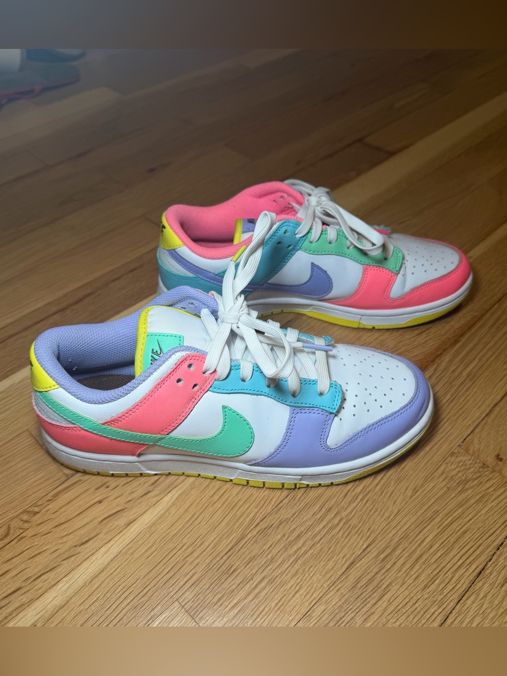 Nike Dunk Low SE
Easter Candy (Women's)